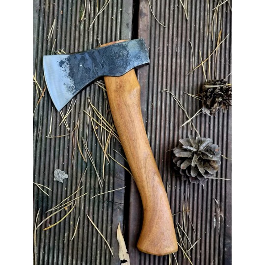 Skaut – kompaktowy toporek obozowy 500 g | Żywioły Craft